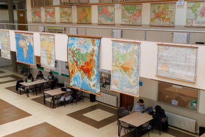 Exposición de cartografía en la Universidad de León.
