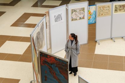 Exposición de cartografía en la Universidad de León.