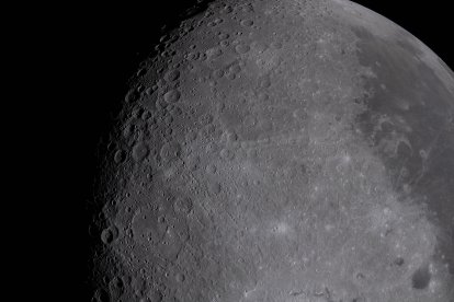 Fotografía cedida por la NASA de la Luna, realizada por la tripulación de la misión Artemis II.