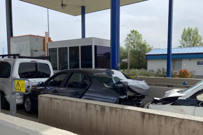 Choque en el peaje de Villadangos