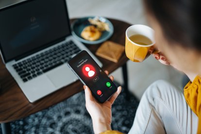 Uno de los problemas habituales es descargar aplicaciones fuera de las tiendas oficiales