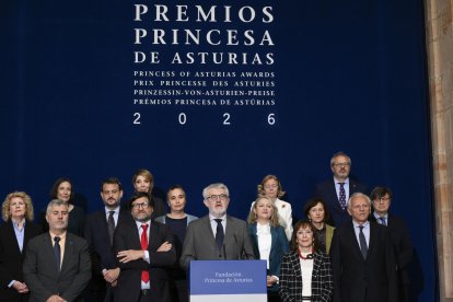 <p>El presidente del jurado del premio princesa de Comunicacion y Humanidades 2026 Miguel Falomir (c) da a conocer el Premio Princesa de Asturias de Comunicación y Humanidades 2026 que ha recaído en el estudio de cine de animación japonés Ghibli. EFE/ Eloy Alonso</p>
