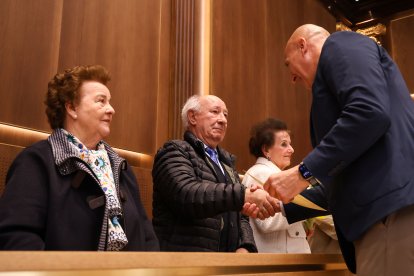 Homenaje a las Bodas de Oro y Diamante de León