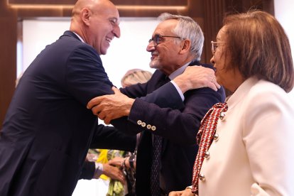 Homenaje a las Bodas de Oro y Diamante de León