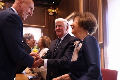 Homenaje a las Bodas de Oro y Diamante de León
