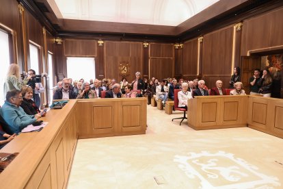 Homenaje a las Bodas de Oro y Diamante de León