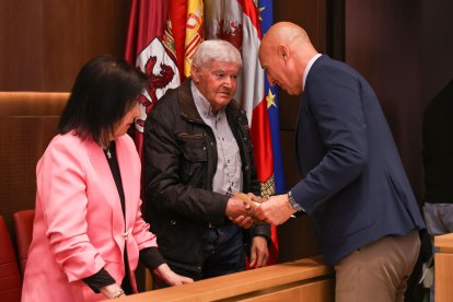 Homenaje a las Bodas de Oro y Diamante de León