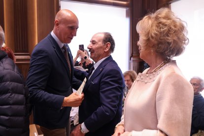 Homenaje a las Bodas de Oro y Diamante de León