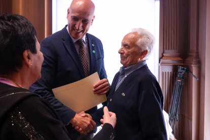 Homenaje a las Bodas de Oro y Diamante de León