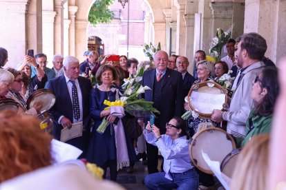 Homenaje a las Bodas de Oro y Diamante de León