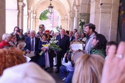 Homenaje a las Bodas de Oro y Diamante de León