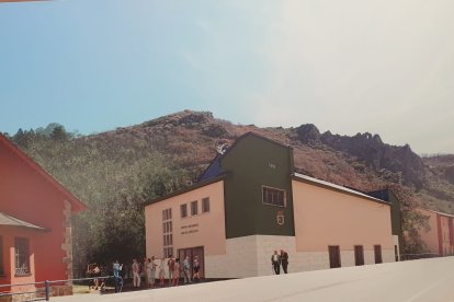 Instalación de lo que será un cine y un museo en Ciñera.