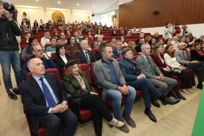 El acto se celebró en el salón de actos de la Uned