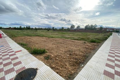 El Ayuntamiento ya ha urbanizado la zona donde también se prevé levantar el centro de salud junto al instituto.