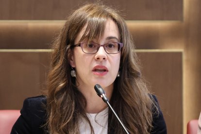 El alcalde de León, José Antonio Diez, preside el pregón de la Feria el Libro, cuyas pregoneras son la escritora y periodista Noemí Sabugal y la filóloga e investigadora Janick Le Men