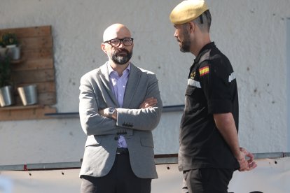 Ejercicio de la Unidad de Drones de la UME en el pantano de Bárcena.