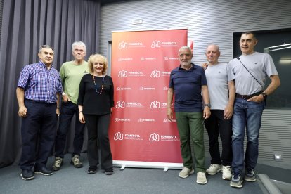 Foto de familia de la clausura de las jornadas de montaña en su séptima edición.