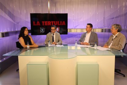 Susana Abad, Manuel Domínguez, Germán Gavela y Manuel Félix en el programa La Tertulia de La 8 Bierzo