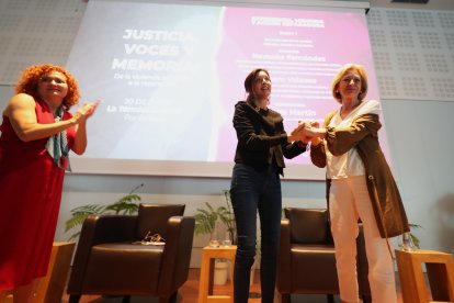 Nevenka Fernández y Charo Velasco.