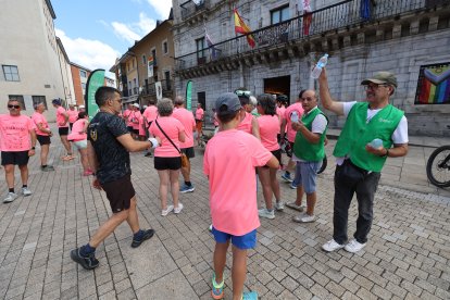 A Santiago contra el cáncer  llega al Bierzo antes de continuar su carrera solidaria