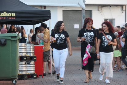 Primer día del Festival Espina Fest en Vega de Espinareda