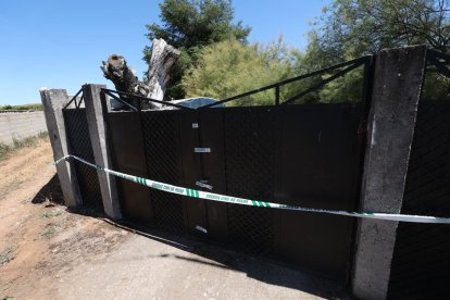 El acceso permanece acotado por la Guardia Civil.