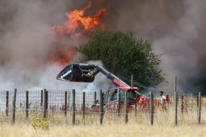 Imágenes de las llamas en Navatejera