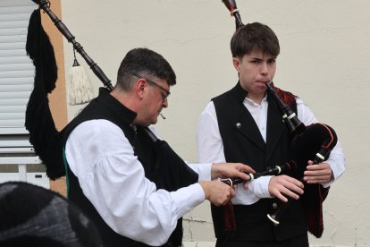 Las imágenes del Festival de Bandas de Gaitas de Vega de Espinareda.