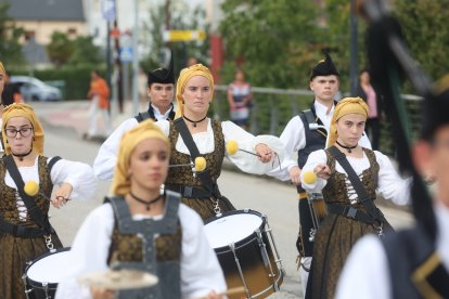 Las imágenes del Festival de Bandas de Gaitas de Vega de Espinareda.