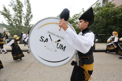 Las imágenes del Festival de Bandas de Gaitas de Vega de Espinareda.