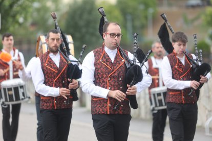 Las imágenes del Festival de Bandas de Gaitas de Vega de Espinareda.