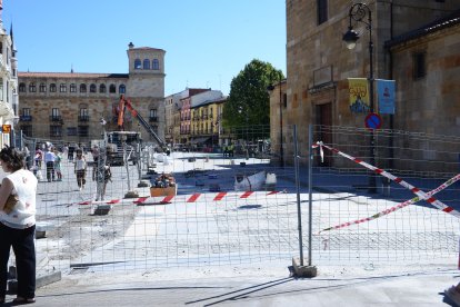 Puesta a punto de la calle Anche en León.