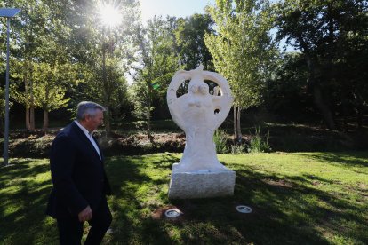 Inaguración del espacio de escultura monumental al aire libre de Carracedelo