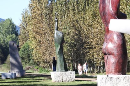 Inaguración del espacio de escultura monumental al aire libre de Carracedelo