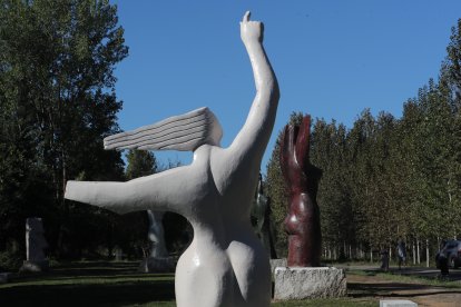Inaguración del espacio de escultura monumental al aire libre de Carracedelo
