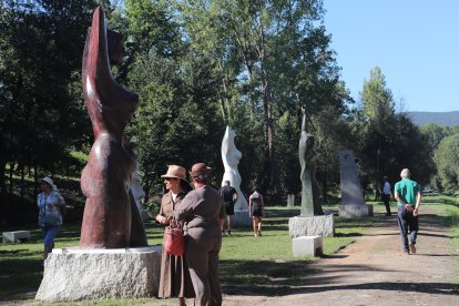 Inaguración del espacio de escultura monumental al aire libre de Carracedelo