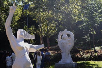 Inaguración del espacio de escultura monumental al aire libre de Carracedelo