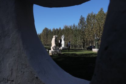 Inaguración del espacio de escultura monumental al aire libre de Carracedelo