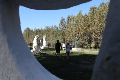 Inaguración del espacio de escultura monumental al aire libre de Carracedelo