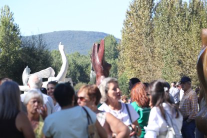 Inaguración del espacio de escultura monumental al aire libre de Carracedelo