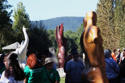 Inaguración del espacio de escultura monumental al aire libre de Carracedelo