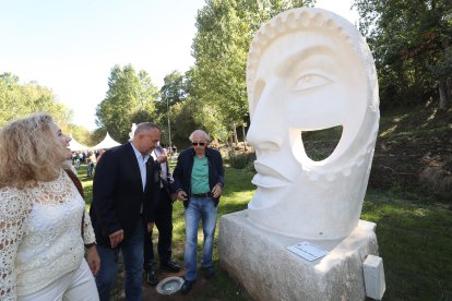Inaguración del espacio de escultura monumental al aire libre de Carracedelo