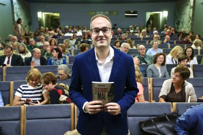 Pablo Rioja presenta 'Testigos del Mal' en León.
