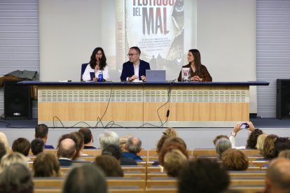 Pablo Rioja presenta 'Testigos del Mal' en León.