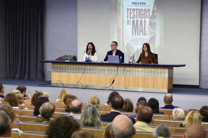 Pablo Rioja presenta 'Testigos del Mal' en León.