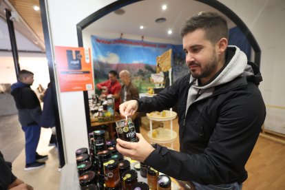 Un momento de la inauguración de la Feria de la Miel de Camponaraya