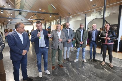 Un momento de la inauguración de la Feria de la Miel de Camponaraya