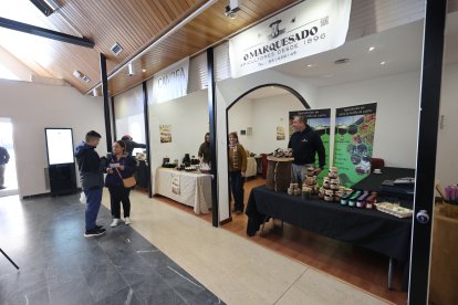 Un momento de la inauguración de la Feria de la Miel de Camponaraya