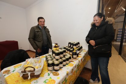 Un momento de la inauguración de la Feria de la Miel de Camponaraya