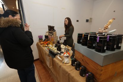 Un momento de la inauguración de la Feria de la Miel de Camponaraya